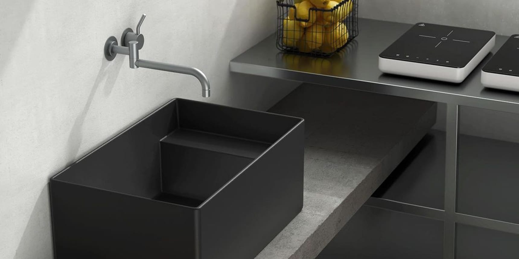 Focus around Meg11: one sink for multiple uses. Outdoor